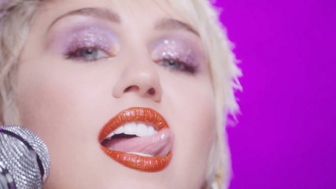 Miley Cyrus goes to Number 1 in the UK with 'Midnight Sky'