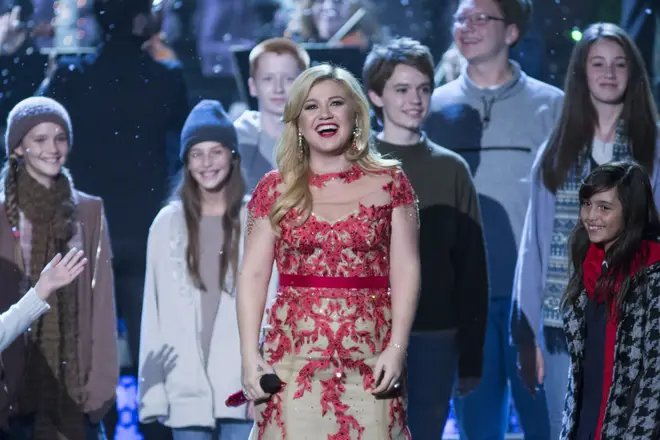 Kelly Clarkson's Cautionary Christmas Music Tale - Season 2013