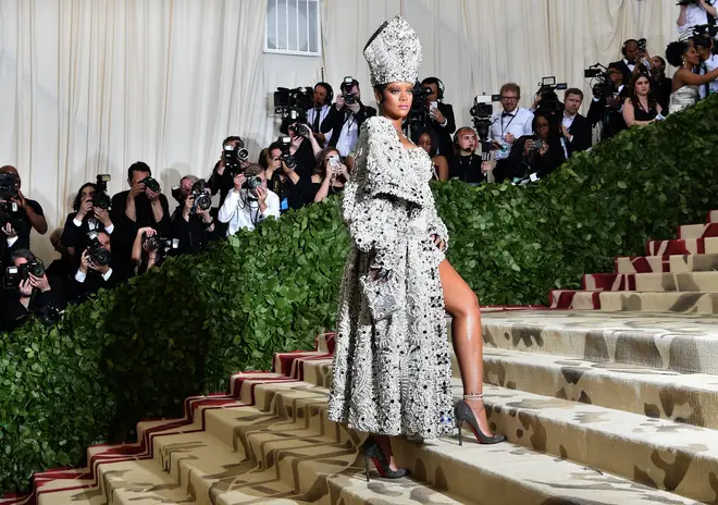 TOPSHOT-US-ENTERTAINMENT-FASHION-METGALA